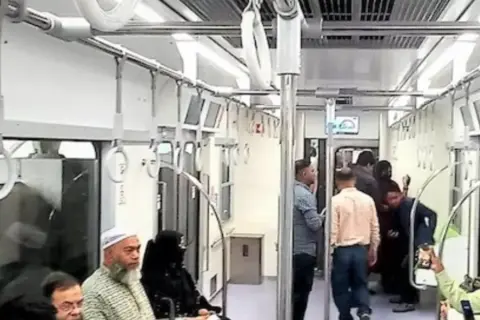 metro-rail-operating-hours-extended-relief-for-commuters.webp