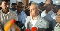 বাড়তি ভাড়া আদায় করলে জরিমানা ও রুট পারমিট বাতিলের হুঁশিয়ারি