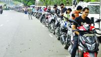 drivers-protest-six-hour-wait-fuel-shortage.jpg