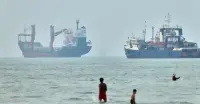 strait-of-hormuz-off-bandar-abbas-iran-msyb6pd0c9gooc7-20260818130143.webp